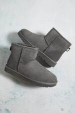 UGG Classic Mini