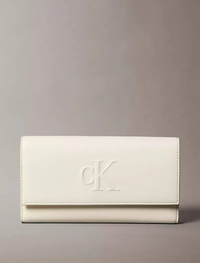 photo_2025-01-22_16-16-52 Calvin Klein Cross Bag - Image 1