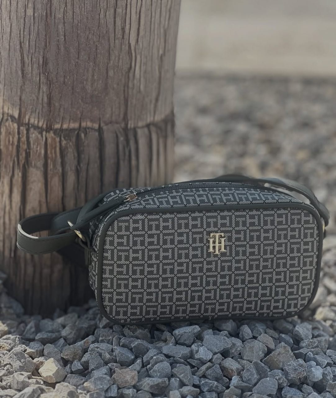 photo_2025-09-05_18-13-57 Tommy Hilfiger Cross Bag - Image 1