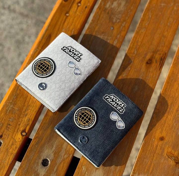 photo_2025-10-08_14-36-27 Michael Kors Travel Cross - Image 1