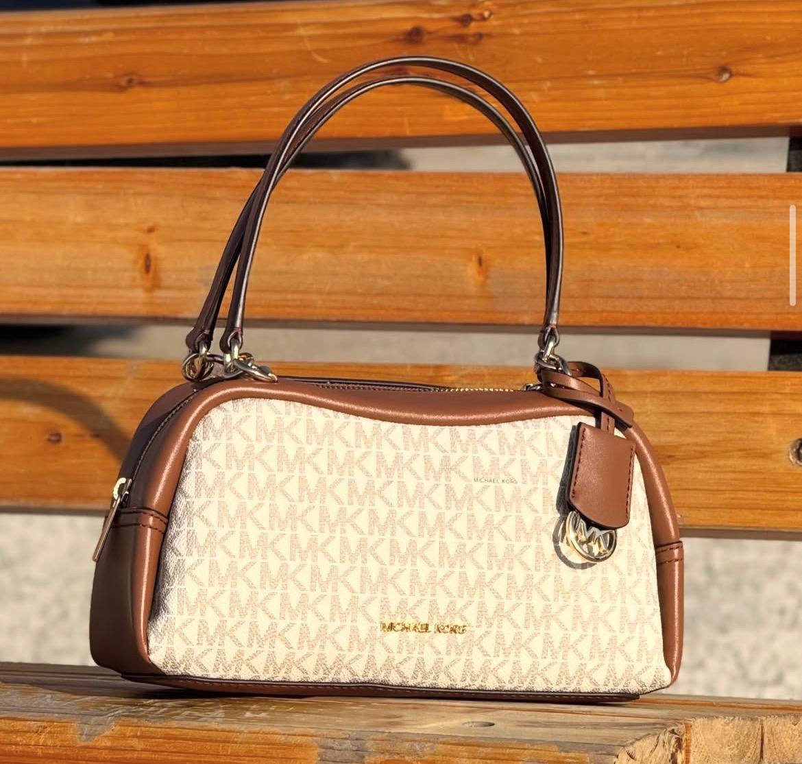 photo_2026-01-07_11-20-52 Michael Kors Cross Bag - Image 1