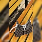 DKNY Crossbag - Image 5